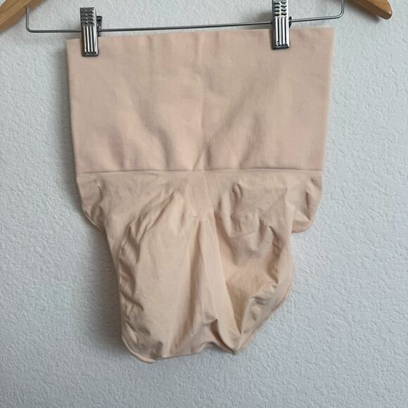 Skims Light Nude High Rise Brief Shapewear - Picture 3 of 5